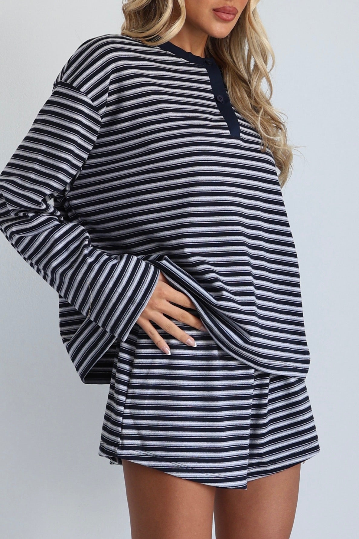 חליפת שורט פסים בר